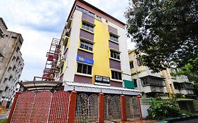 Fabhotel Wild Orchid - 800M From Medica Superspecialty Hospital